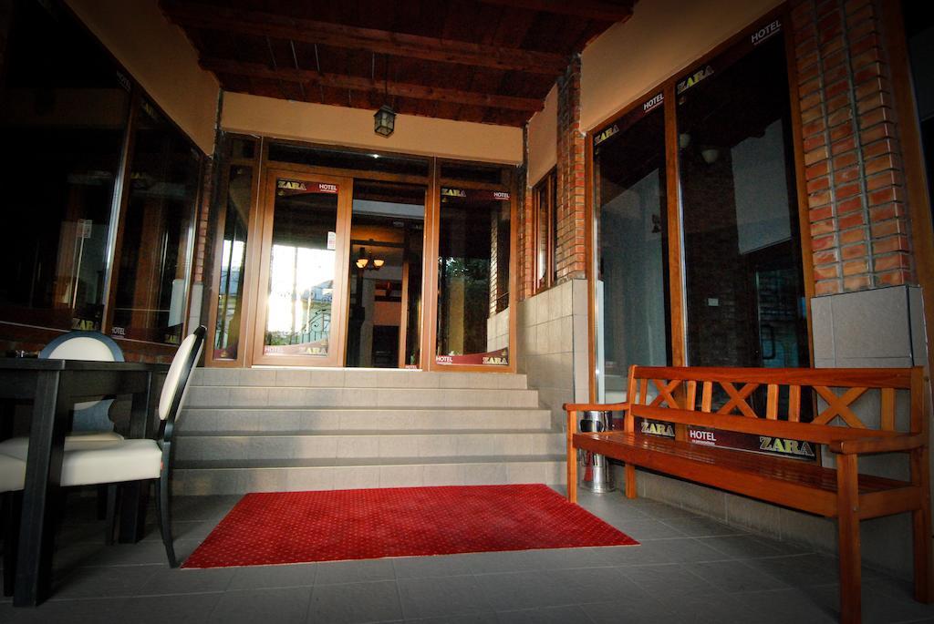 Hotel Zara Roman Luaran gambar