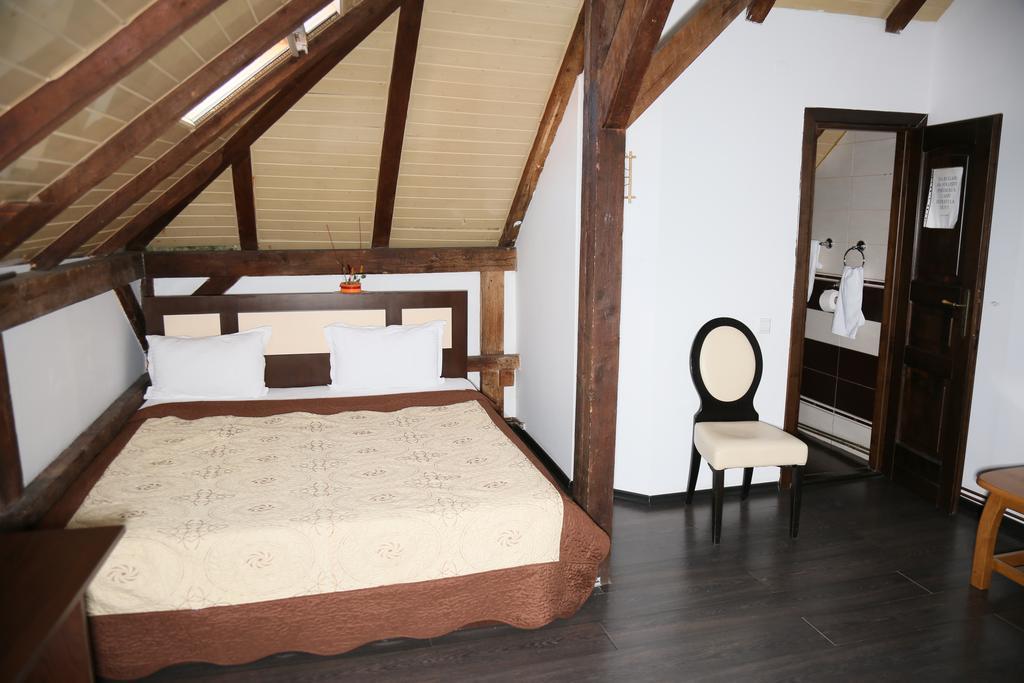 Hotel Zara Roman Luaran gambar