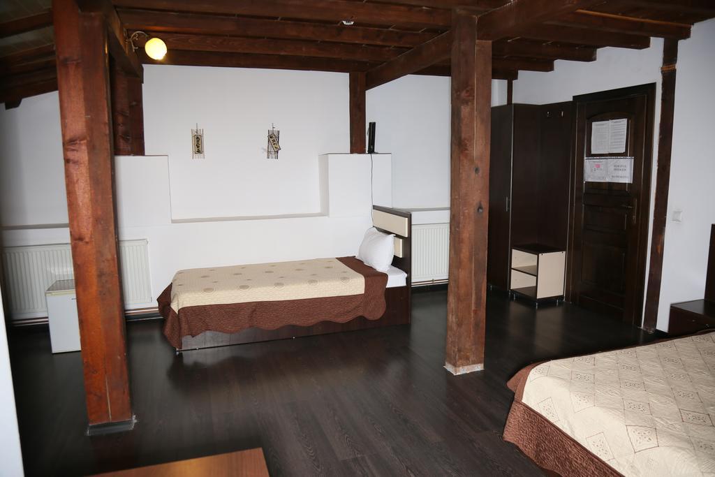 Hotel Zara Roman Luaran gambar