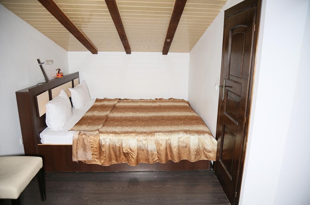 Hotel Zara Roman Luaran gambar