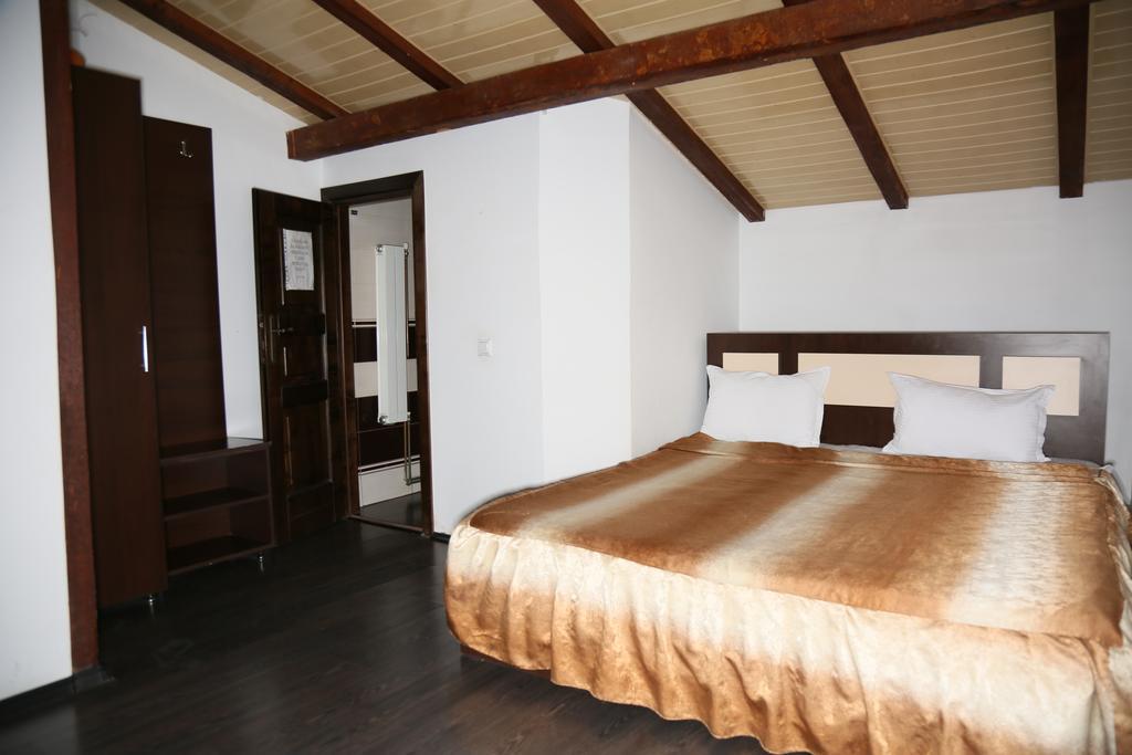 Hotel Zara Roman Luaran gambar