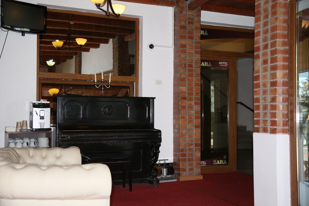 Hotel Zara Roman Luaran gambar